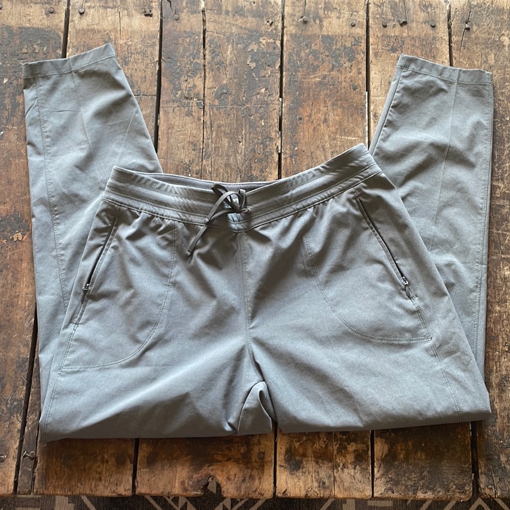 EUC Kuhl pants
